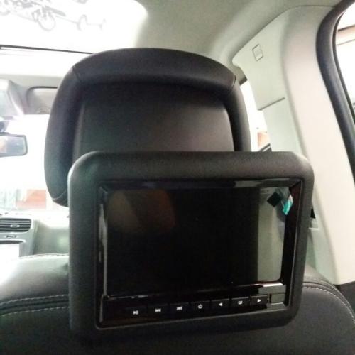 Tela de sobrepor ao encosto de cabeça com dvd, usb e cartão de memória